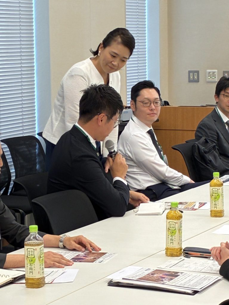 1人以上、テキストの画像のようです